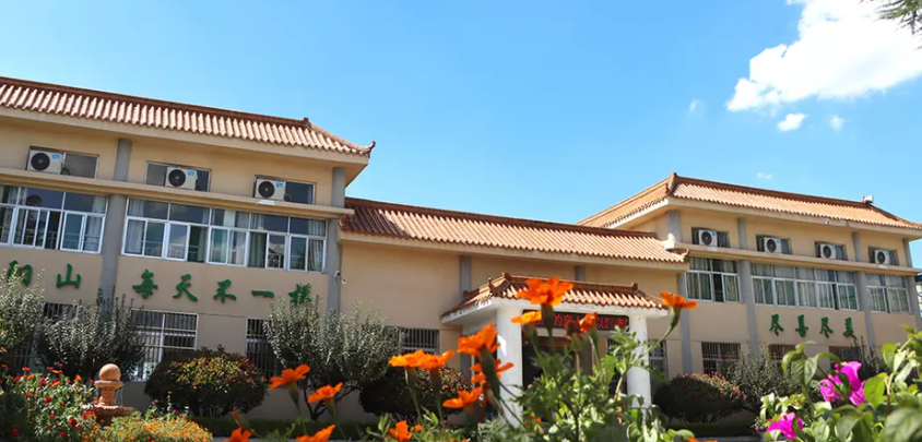 西安壽陽山骨灰墓園商務(wù)車免費上門,為客戶提供接送服務(wù)