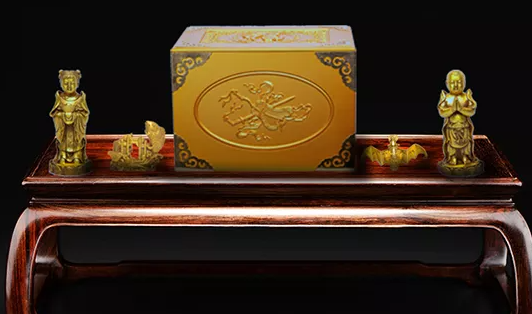 隨葬品在傳統(tǒng)葬禮中標(biāo)志墓主的身份、地位