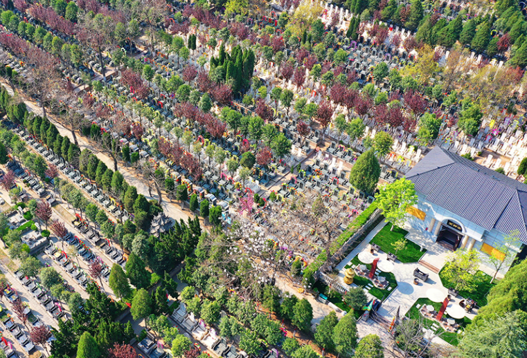 西安鳳棲山墓園北區(qū)可乘坐、路公交車(chē)抵達(dá)